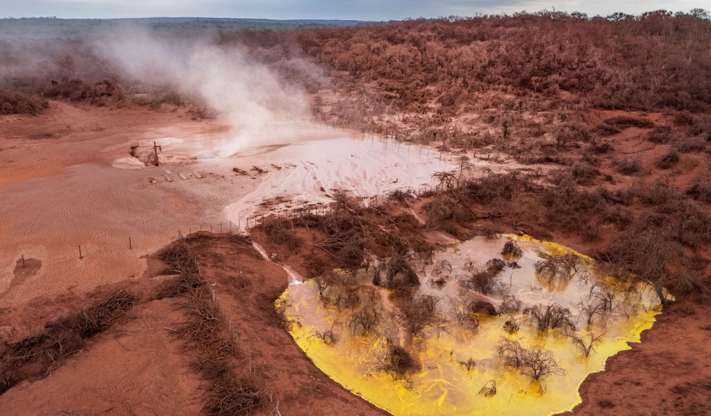 Greenpeace alerta sobre la grave contaminación de 20 hectáreas que está causando el pozo petrolero abandonado en el norte de Salta