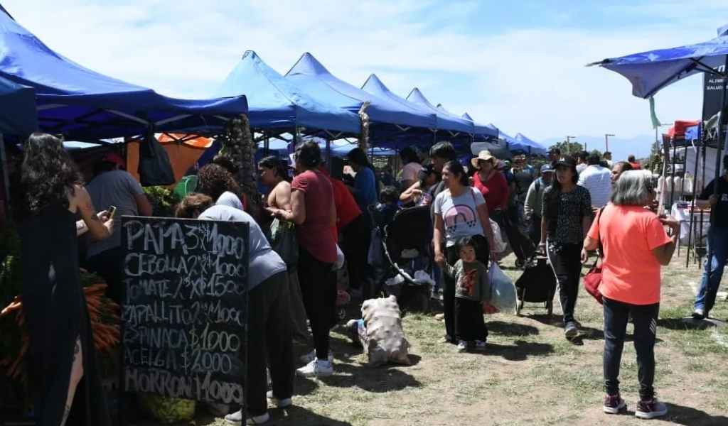 Vecinos aprovecharon las ofertas de “El mercado en tu barrio” en la zona oeste