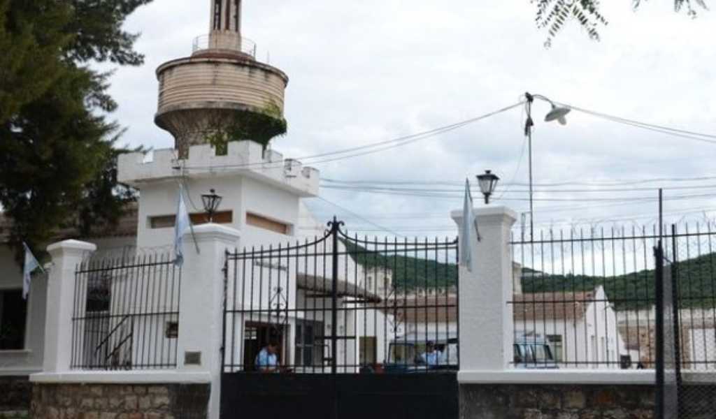 Desde la Cárcel de Villa Las Rosas un hombre y sus dos hijos presos manejaban la venta de droga en el penal y en barrio 20 de Febrero