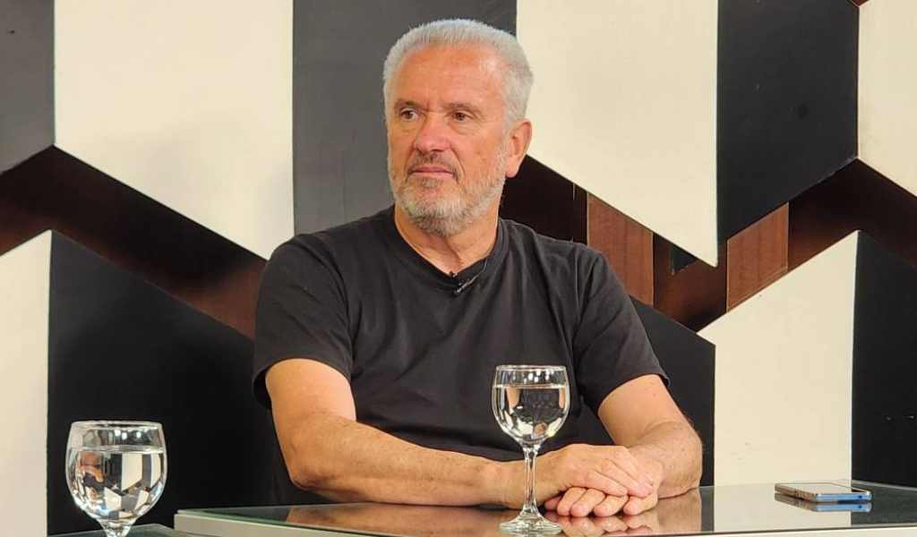 Según Claudio Del Plá, “Solo la izquierda puede ser una oposición real frente a Milei”