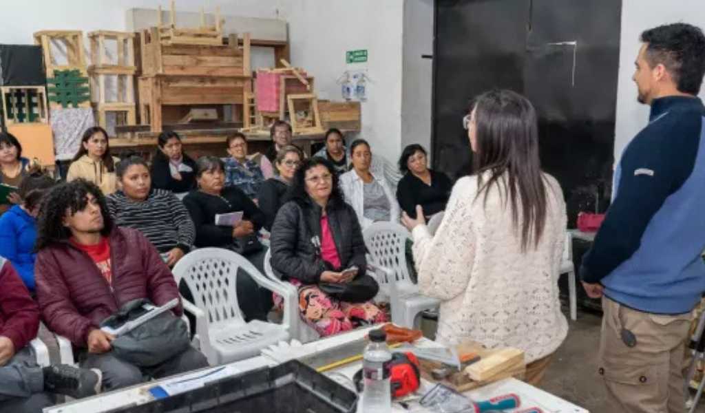 Constructoras: Más de 90 salteñas se inscribieron en los cursos de carpintería, soldadura, durloc y electricidad