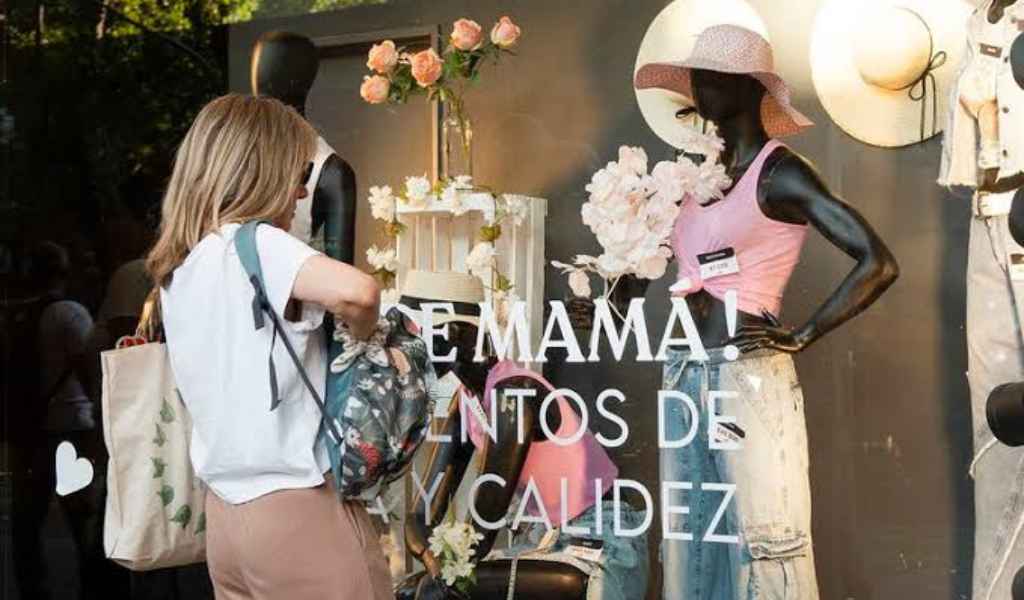 Según una consultora el gasto promedio en regalos por el Día de la Madre no superaría los $50 mil