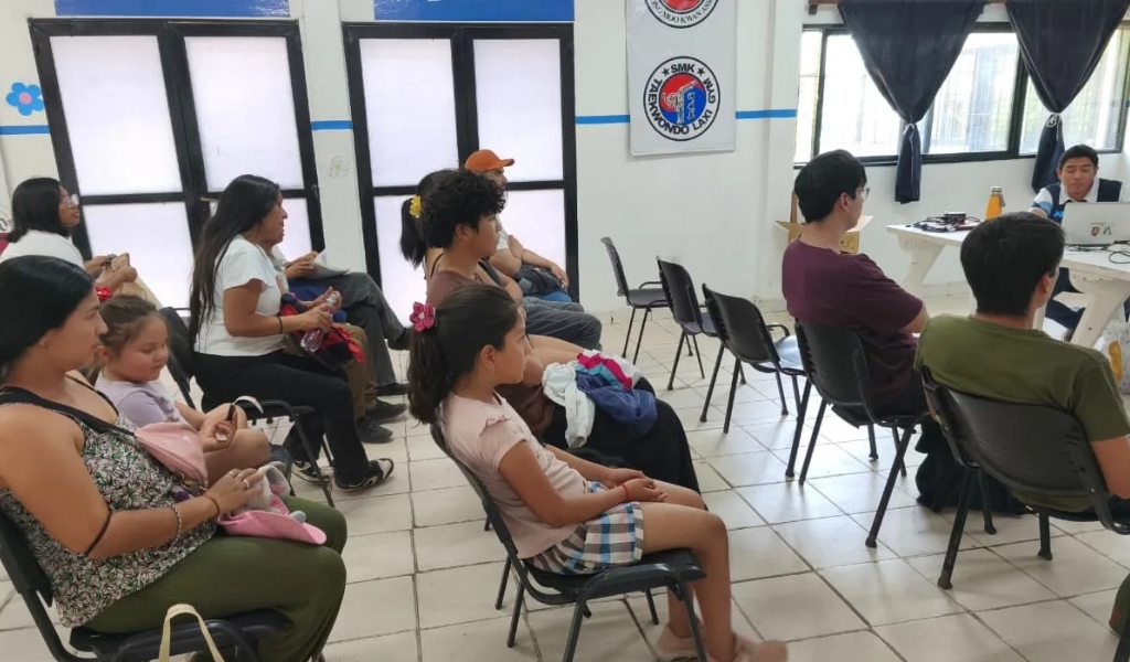 En el CIC de Constitución jóvenes de la zona este experimentan el desafío de aprender Robótica Inicial