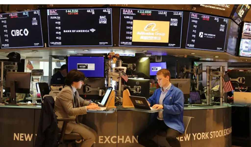 Los mercados también siguen las encuestas y creen que el 26 se cae el apoyo de Trump a Milei