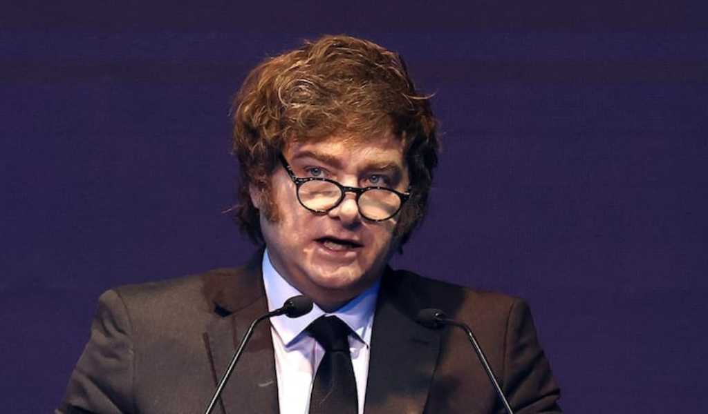 Para cumplir con el FMI el gobierno prepara un feroz ajuste para después de las elecciones. Alerta entre los gobernadores