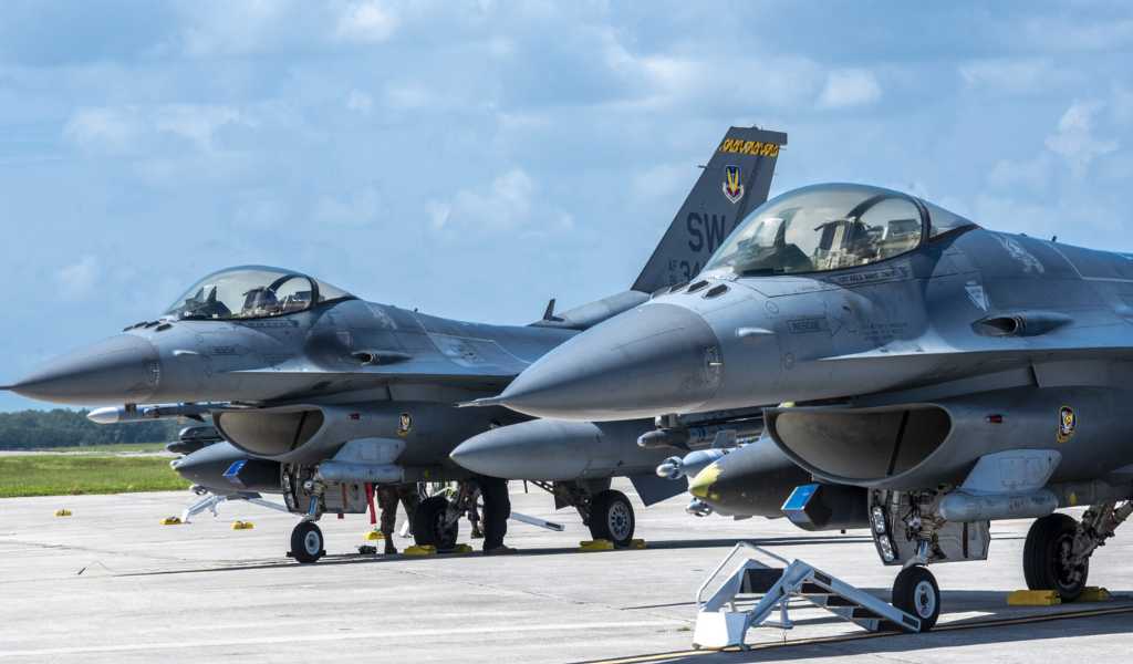 Contundente informe de la Fuerza Aérea sobre los F-16: "No hay capacidad técnica para mantener pistas y hangares"