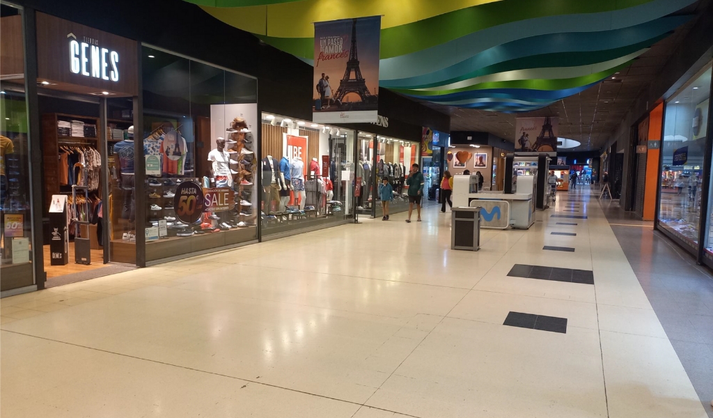 Salteñas robaron en un conocido shopping y la Jueza les prohibió la entrada al mismo por un año