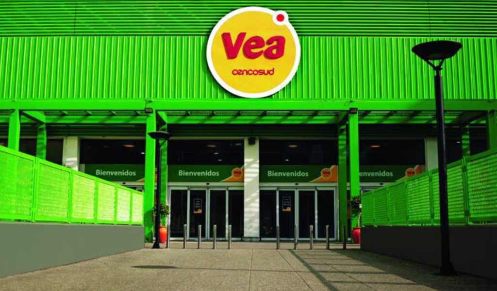 Una de las principales cadenas de supermercados del país cerró varias sucursales y dejó a más de 100 empleados sin tareas