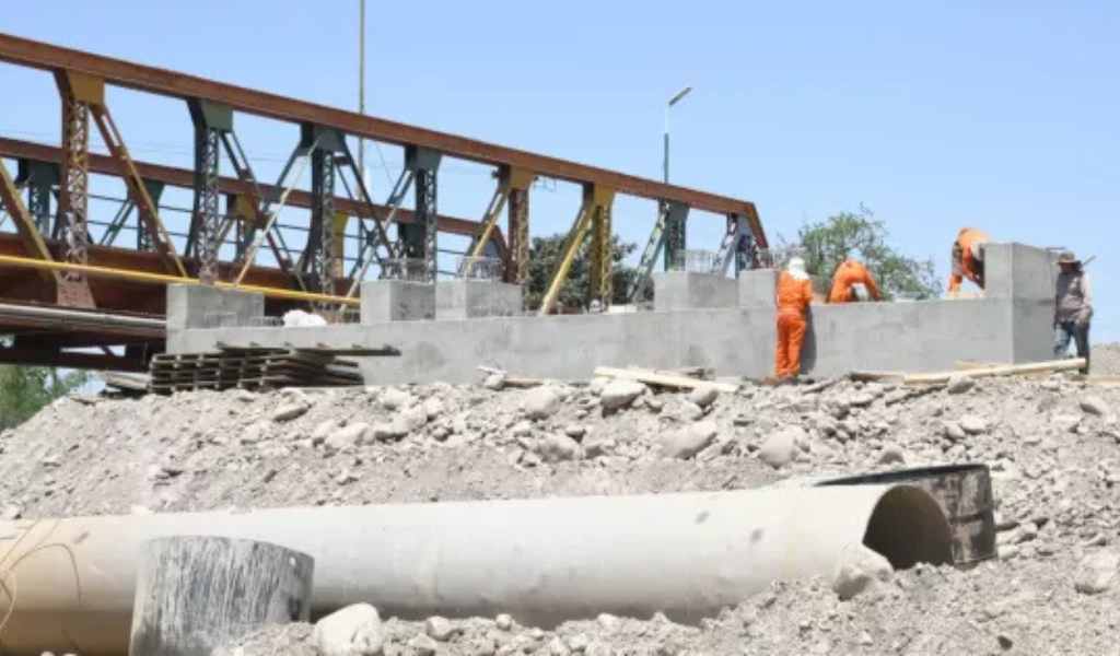 La obra de los nuevos puentes sobre río Vaqueros y la circunvalación avanza a buen ritmo