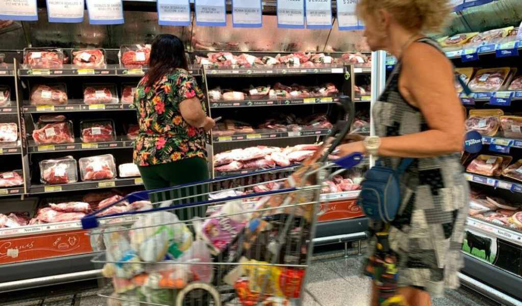 Según la Universidad Di Tella la probabilidad de que la Argentina caiga en recesión se mantiene casi en 100%