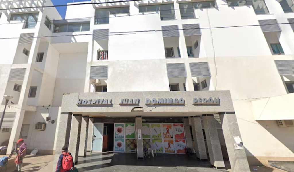 Un joven de Tartagal lucha por su vida, luego de que fuera apuñalado mientras dormía
