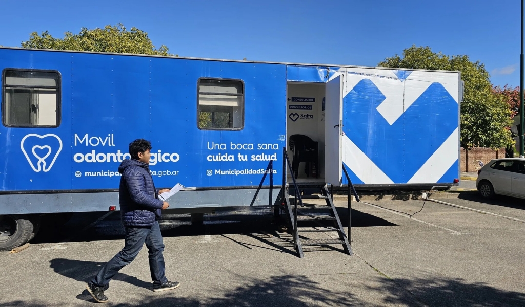 El Móvil Odontológico de la Municipalidad desembarcó en barrio 20 de Junio