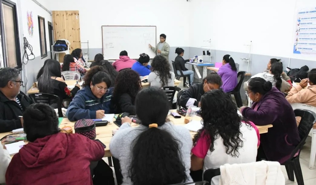En el CIC de Constitución más de 40 vecinos finalizaron el curso de indumentaria deportiva