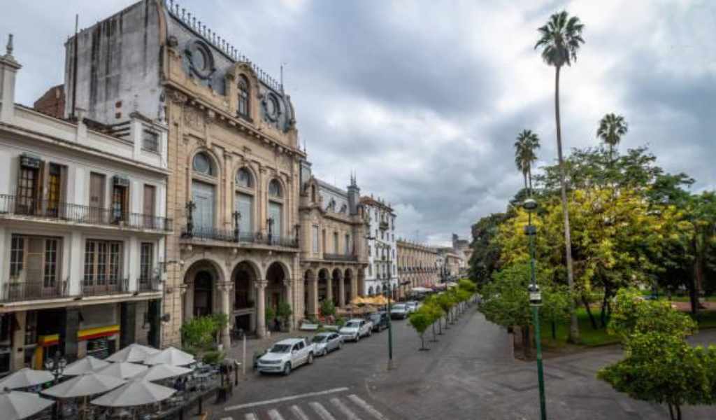 Este lunes llega El Cordonazo de San Francisco a Salta: Traerá lluvias y un descenso en la temperatura