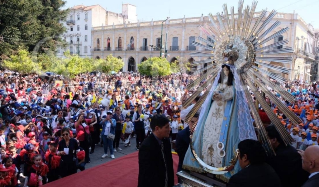 Emocionante: 2.400 chicos y sus padres participaron de la celebración del Milagro de los Niños