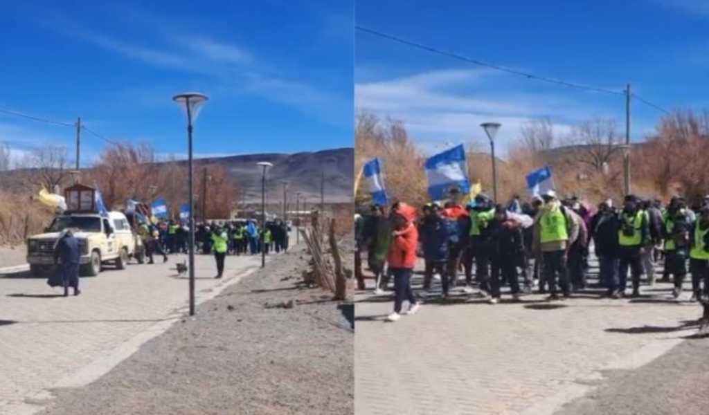 Dios los acompaña: Más de 40 peregrinos del Milagro partieron a pie desde Catamarca rumbo a la Catedral de Salta