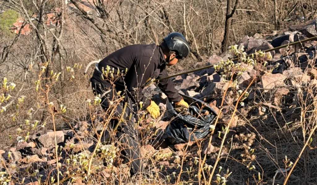 El municipio desplegó un nuevo operativo de limpieza en los cerros San Bernardo y 20 de Febrero