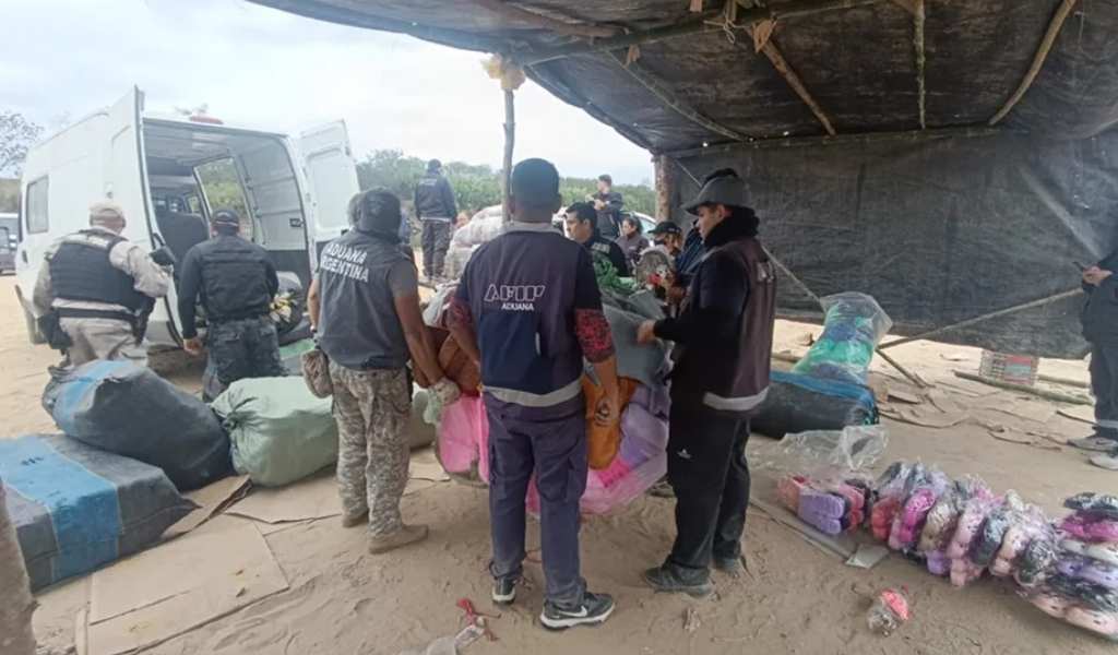 Comenzó el  juicio contra 12 personas acusados de contrabando de mercadería desde Bolivia a través de Finca Carina, en Aguas Blancas