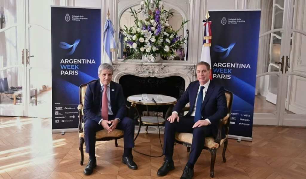 Caputo anunció un programa para obtener la ciudadanía argentina a través de inversiones