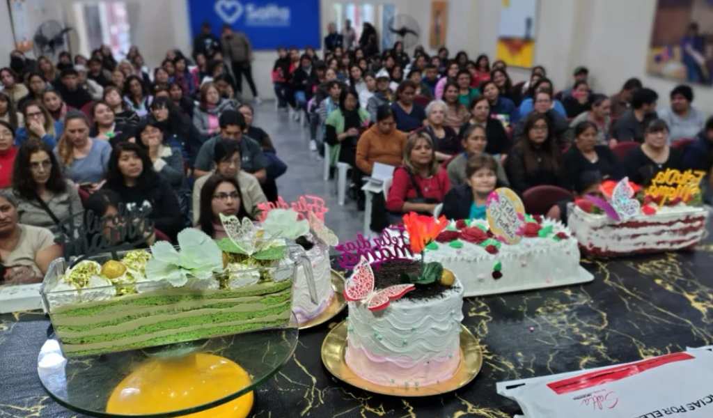 Tortas y tendencias: Con foco en la repostería actual, vecinos de Salta suman herramientas para emprender