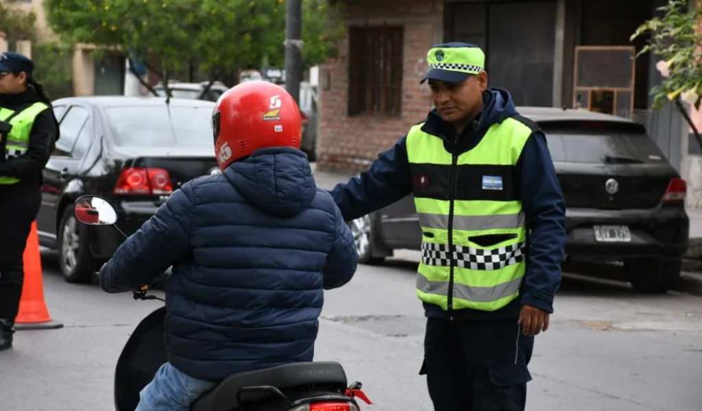 Por falta de cascos secuestraron 45 motos en un nuevo megaoperativo de tránsito en la ciudad de Salta