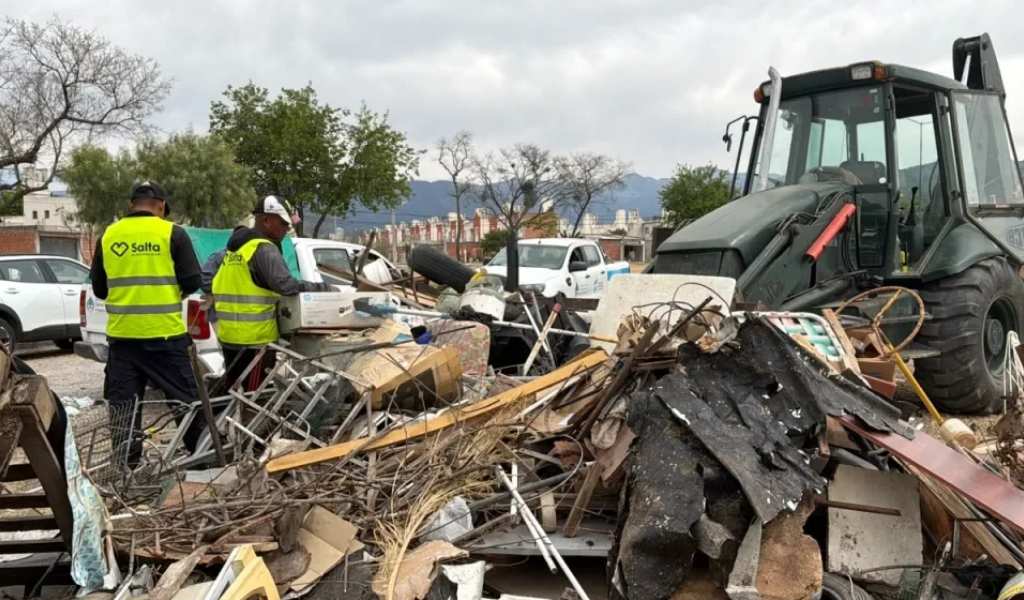 Avanza la lucha contra el dengue en la ciudad de  Salta con un nuevo descacharrado en la zona norte