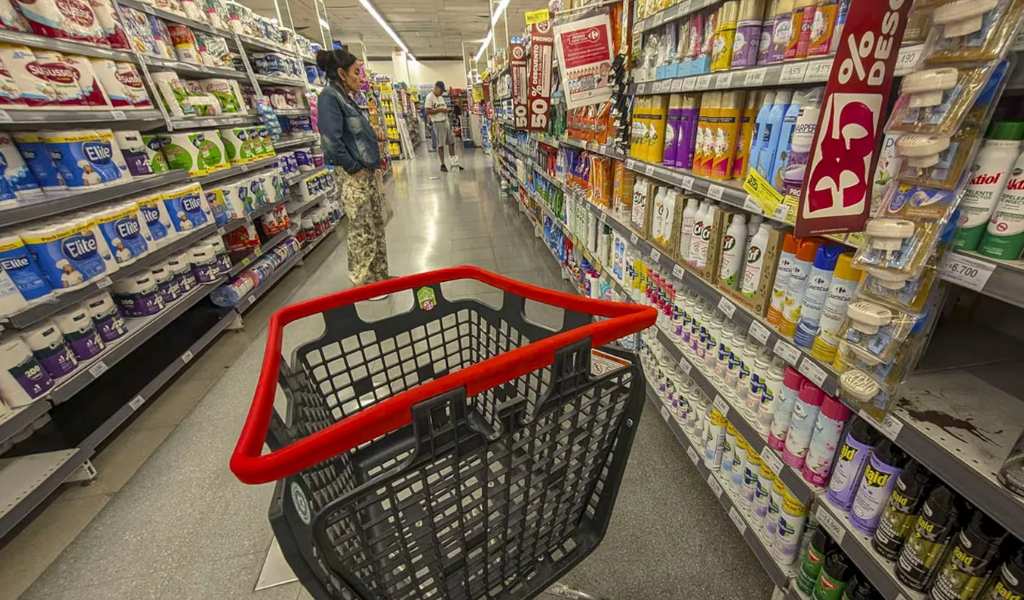 La inflación no baja:  En octubre cierra en torno al 2% impulsada por la suba de los alimentos y los combustibles