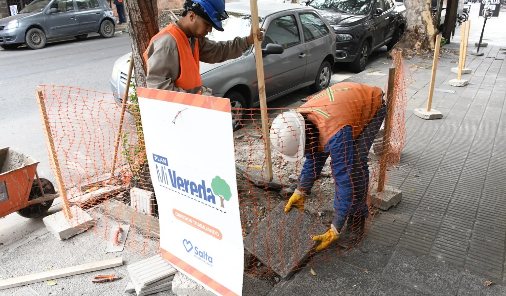 El municipio continúa reconstruyendo veredas. Los frentistas deben hacerse cargo de los gastos