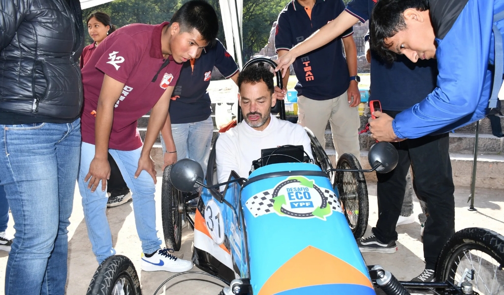 Se presentó la competencia de autos eléctricos ECO RACE 2025