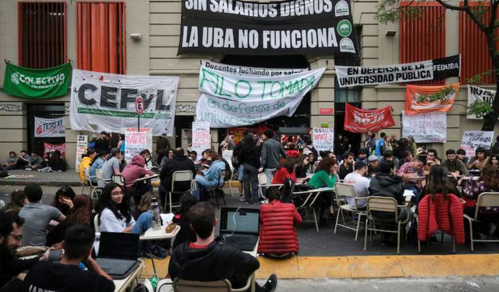 Por las quitas de fondos para investigación las universidades argentinas caen en un ranking global
