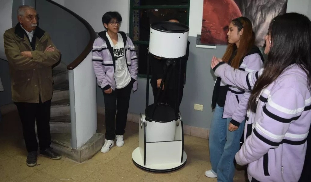 Excelente gesto: El Colegio Nacional reabrió su observatorio astronómico e invita a las escuelas a visitarlo