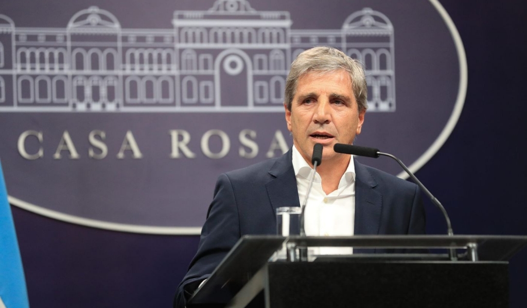 Menos obras para las provincias: Nación disolvió otros dos fondos para rutas y subsidios de gas