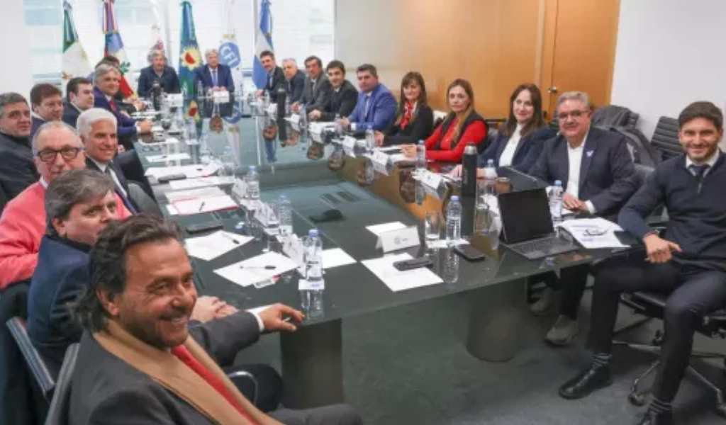 Gobernadores se le plantan a Milei: Impulsan un proyecto de ley para redistribuir recursos con criterio federal