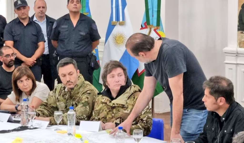 Bahienses enojados con Milei: Vetó la ley que creaba un fondo de $200.000 millones para la reconstrucción de Bahía Blanca