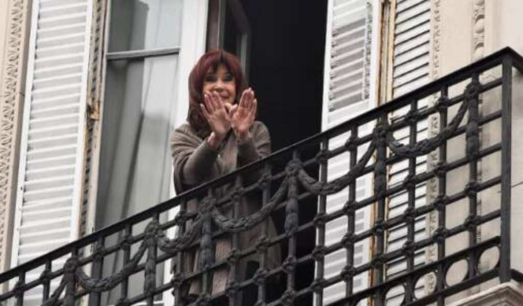 “El modelo se les cae a pedazos y por eso me metieron presa”, aseguró Cristina Kirchner
