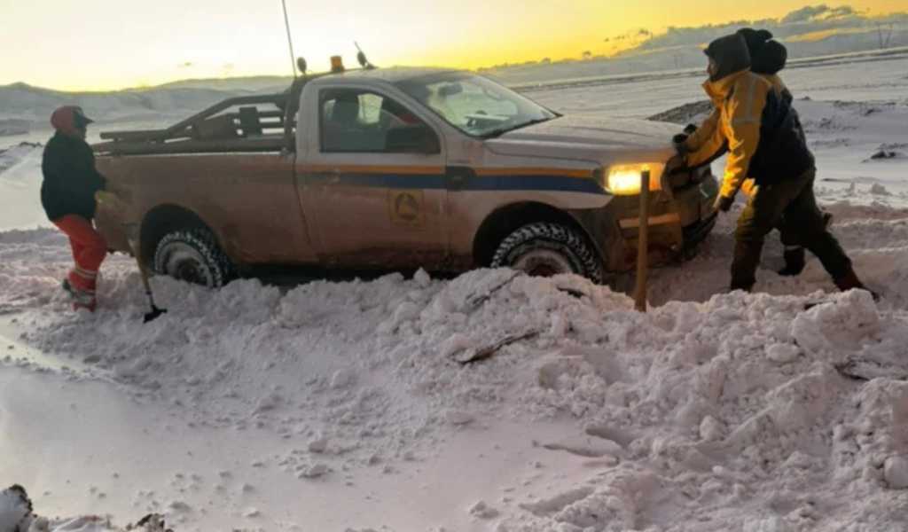 Rescatan en la Puna salteña a 10 mineros atrapados por la nieve