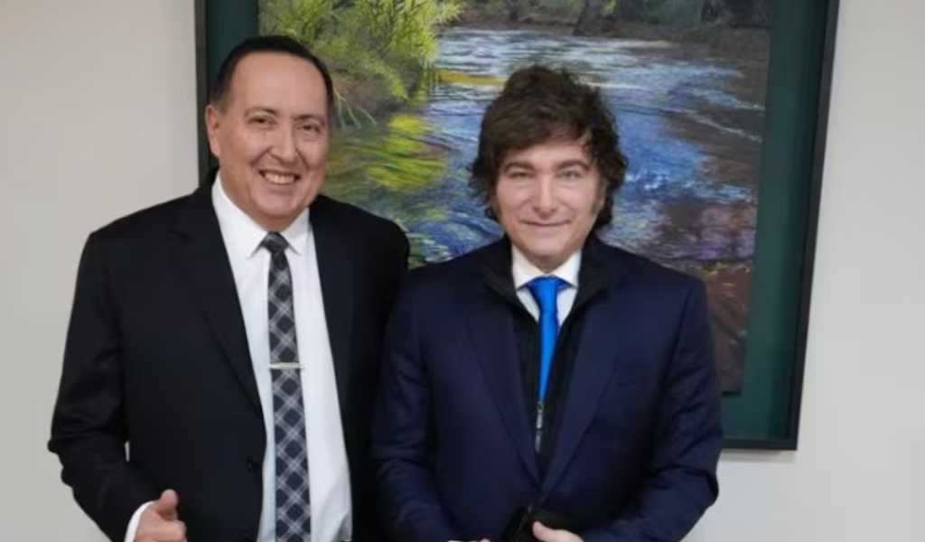 El pastor que visitó Milei dijo que financió su templo con un Milagro: “Los pesos que tenía guardados se convirtieron en dólares”