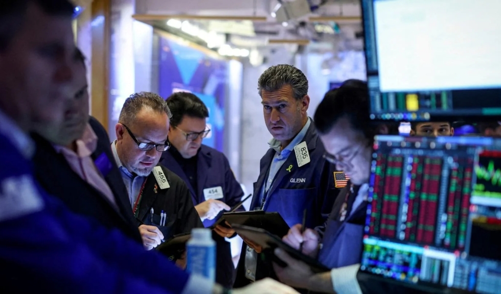 Tras el revés del Congreso, el dólar blue toca un máximo desde fines de marzo y se vende a $1300