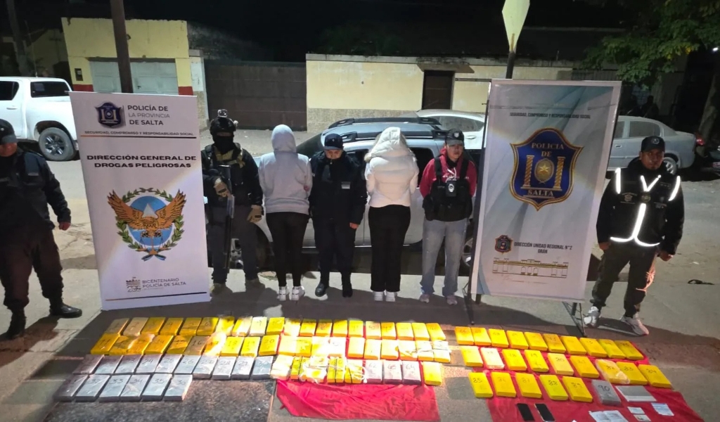En el norte de Salta detienen a dos mujeres con un cargamento millonario de cocaína