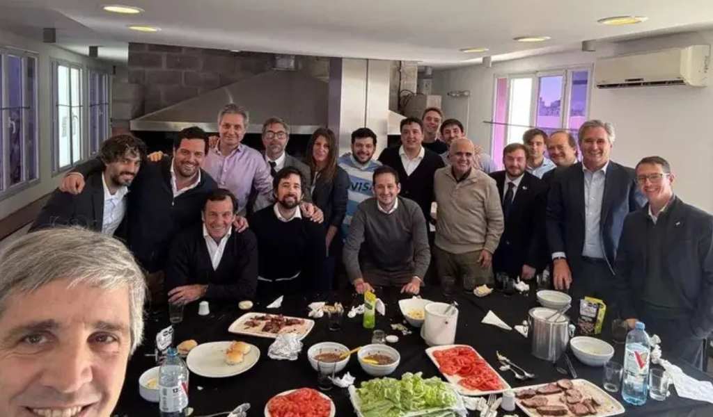Tres funcionarios clave del Ministerio de Economía presentaron su renuncia a Luis Caputo