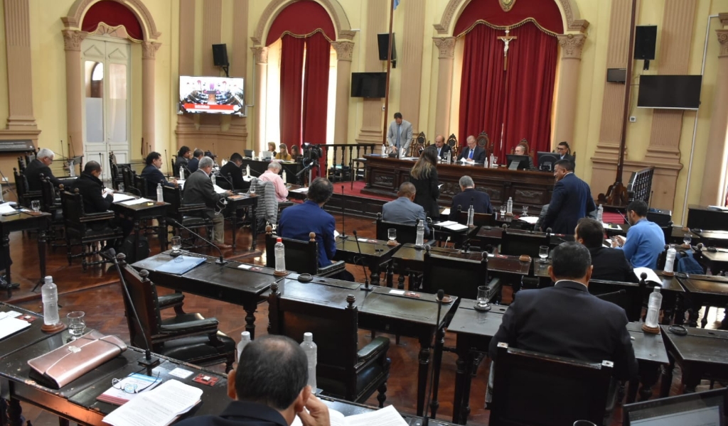 Ya es ley en Salta: Deudores alimentarios morosos no podrán asistir a espectáculos deportivos o culturales y casinos