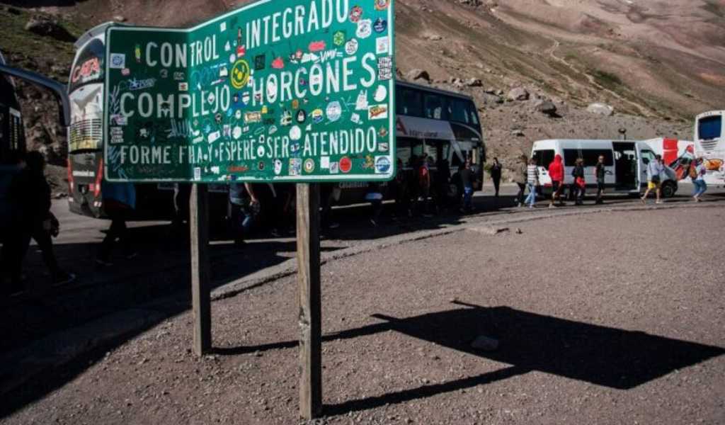 Suspenden tours de compras a Chile por graves amenazas que se viralizaron de supuestos hinchas chilenos