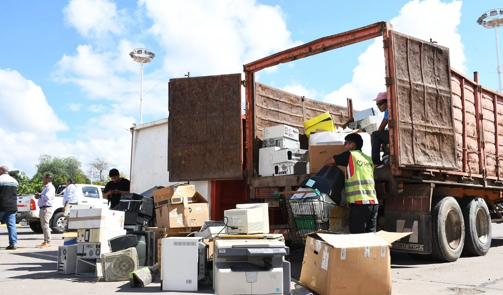 Este jueves 11 se realiza el 1er Reciclatón de la ciudad en la playa de estacionamiento del Shopping Portal Salta