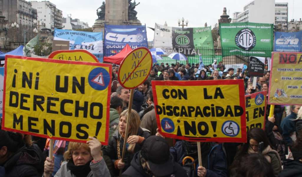 Denunciarán penalmente a Javier Milei y Guillermo Francos por demorar la promulgación de la ley de emergencia en discapacidad