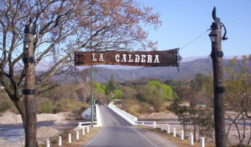 Avanza la construcción del nuevo puente sobre el río Vaqueros: "llegarán con la base de la estructura antes de las precipitaciones"