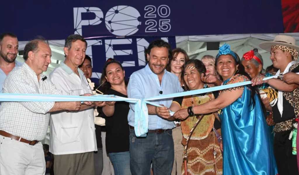 Sáenz inauguró la 7° edición de Potencia Salta: “Emprendedores, somos un gigante dormido que empezó a despertar”