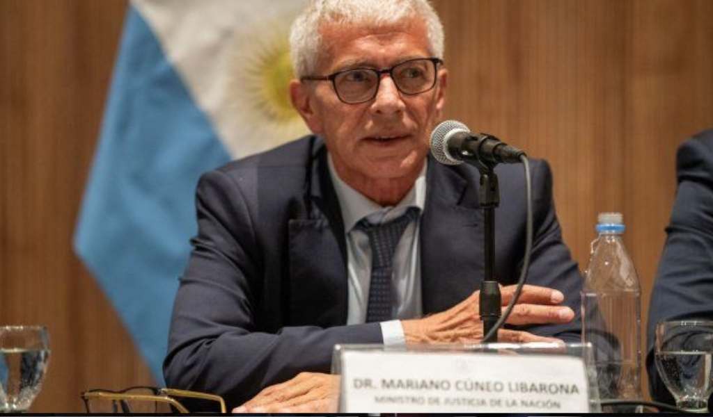 El Ministro de Justicia de Milei cuestiona la figura de femicidio y propone cambios: "La ley no debería estar dirigida exclusivamente a un sexo"