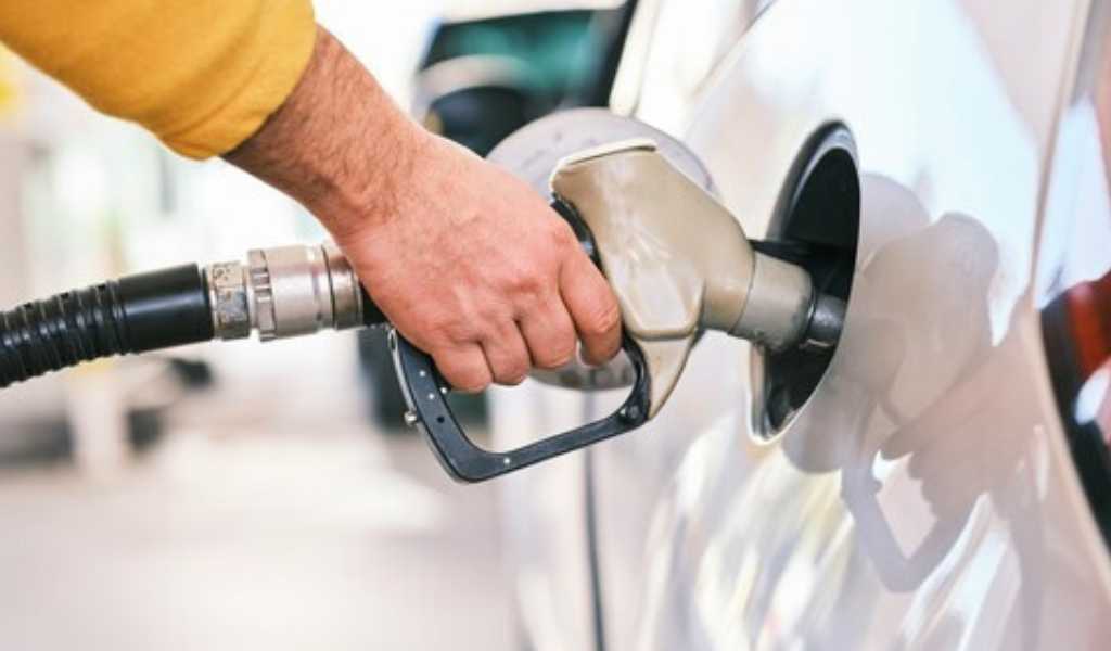 El Gobierno nacional oficializó un aumento en los impuestos al combustible para febrero