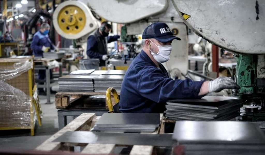 Córdoba sigue apoyando la gestión de Milei pero ya perdió 11 mil empleos privados en 3 años y se resiente su matriz productiva