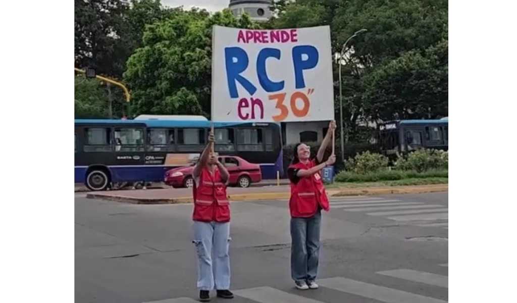 Una propuestas espectacular: La Cruz Roja de Salta te enseña RCP mientras esperás en el semáforo